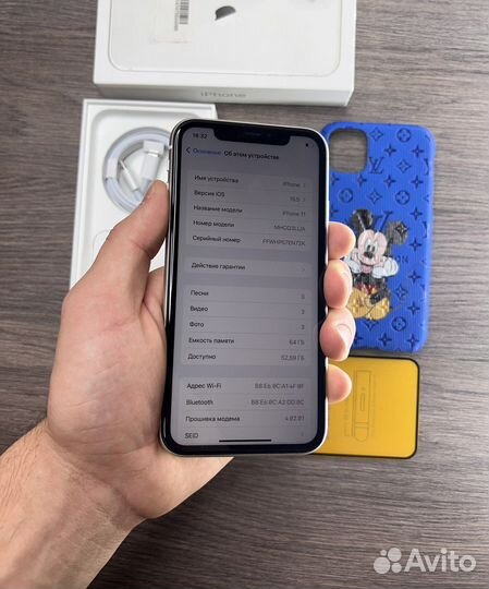 iPhone 11, 64 ГБ