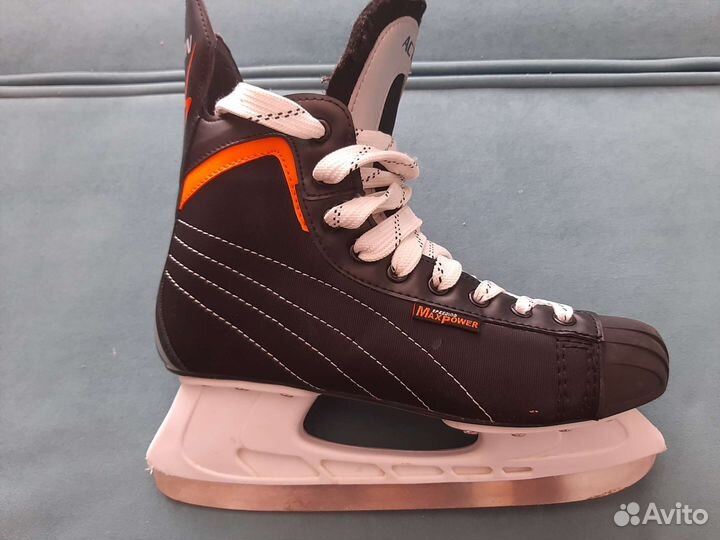 Коньки хоккейные размер 43 и 39