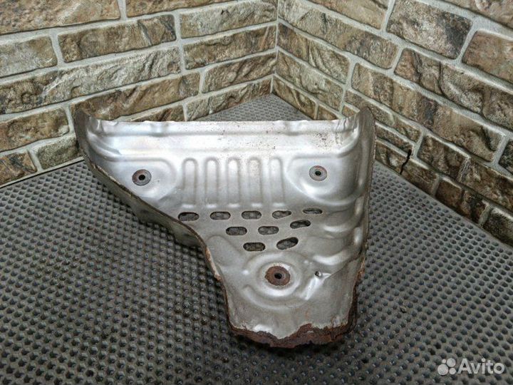 Тепловой экран Mitsubishi Outlander