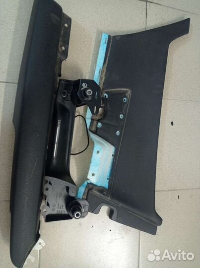 Mercedes w 204 обшивка правой двери кожа