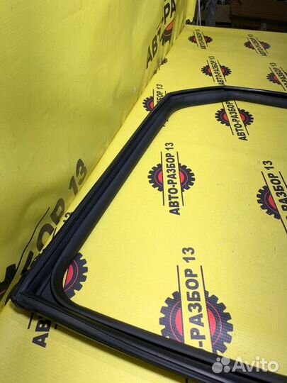 Уплотнитель стекла двери задний левый Kia Ceed 3