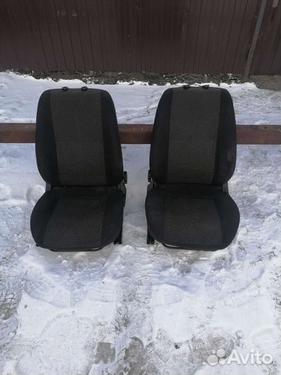 Передние сиденья LADA granta