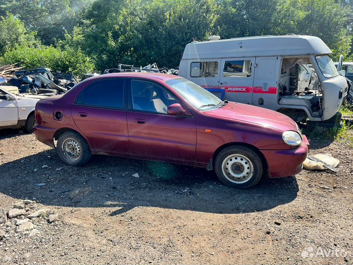 В разборе Шевроле Ланос/Chevrolet Lanos