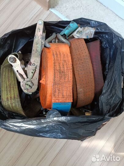 Стяжной ремень с храповым механизмом