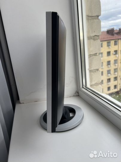Монитор Samsung SyncMaster 710n
