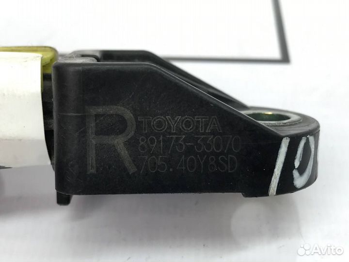 Датчик удара передний правый Toyota Camry 40