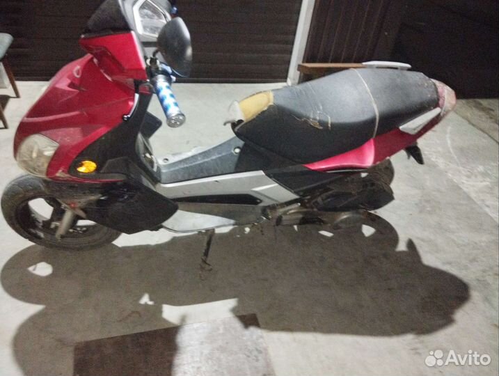 Продам скутер 180 кубов