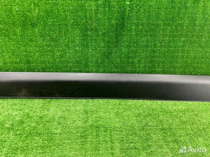 Накладка на порог наружная правая Kia Carnival KA4