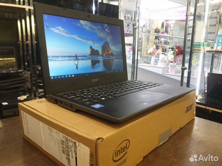 Как новый Acer TMB118-M-C6UT