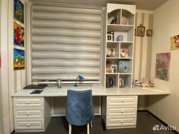 Стол посменный и шкаф