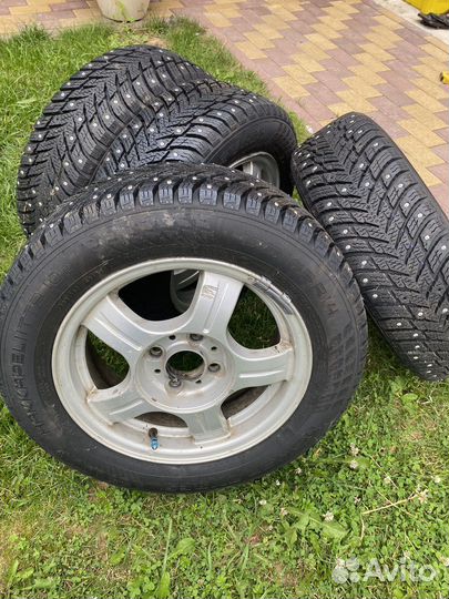 R14 Nokian Tyres Hakkapeliitta 10p 175/65, PCD 4x98 DIA 58.5