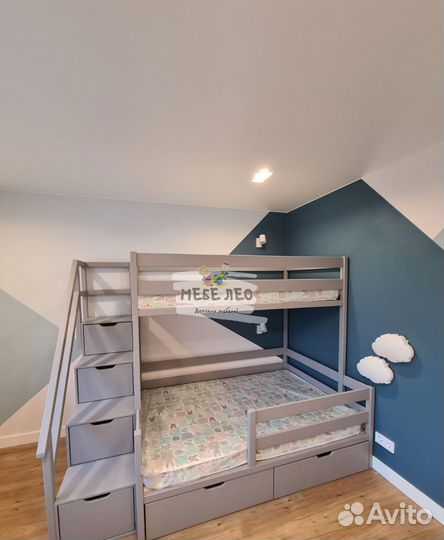 Двухъярусная кровать