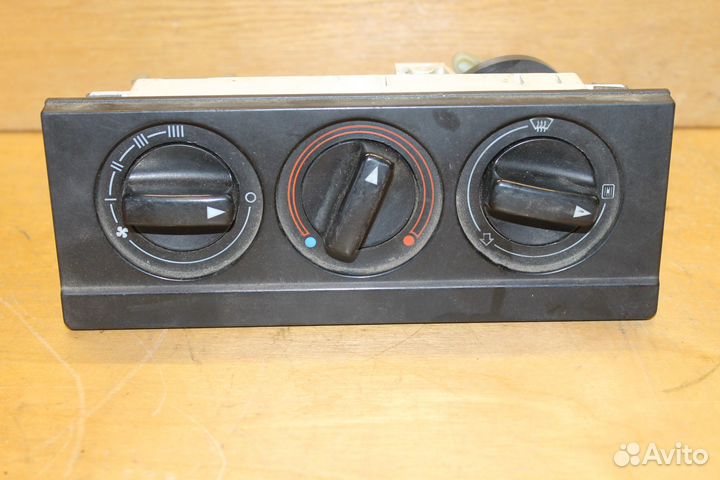 Блок управления печкой Audi 80 b3
