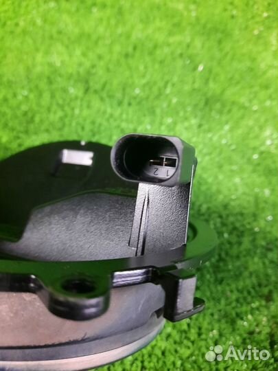 Ручка двери внешняя багажника задняя Volkswagen