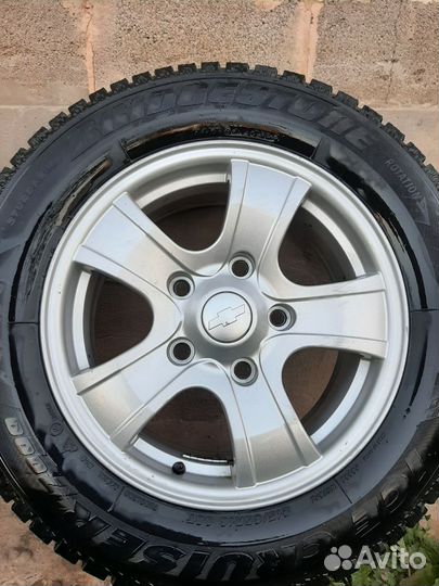 R16 Bridgestone Ice Cruiser 7000 215/65, PCD 5x139.7 DIA 98.5
