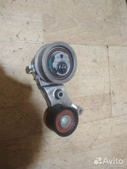 Натяжитель ремня грм Volvo