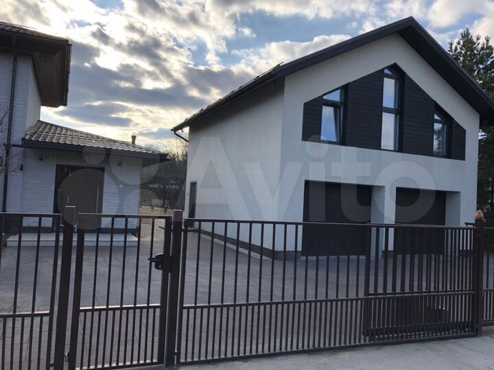 Дом 300 м² на участке 15 сот.