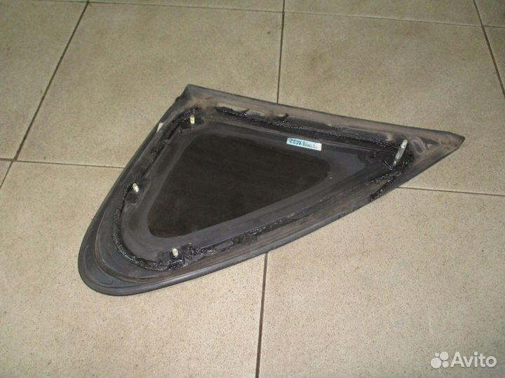 Стекло кузовное глухое правое Hyundai Elantra 4