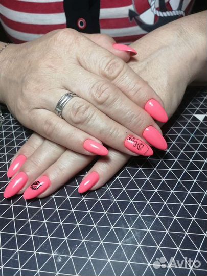 Маникюр, наращивание ногтей Придонской