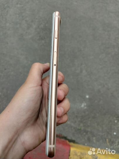 Телефон iPhone 8 plus