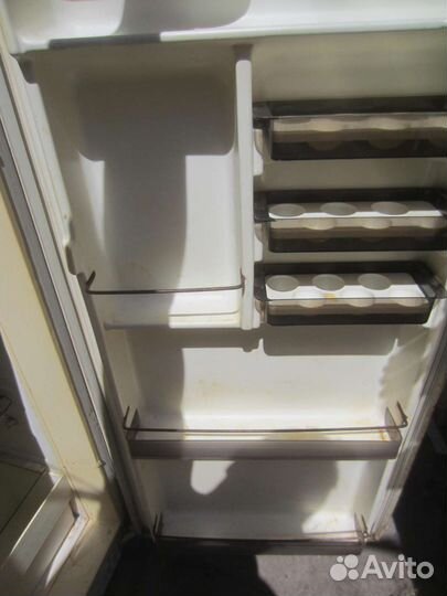 Холодильник S