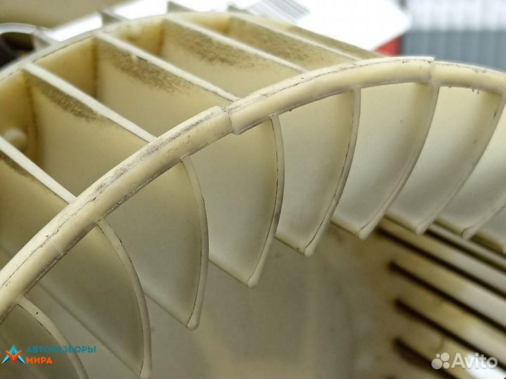 Моторчик печки BMW 5 E39 2000 64118385558