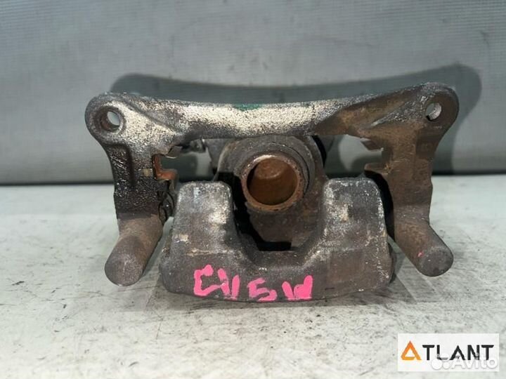 Суппорт задний правый mitsubishi delica D:5