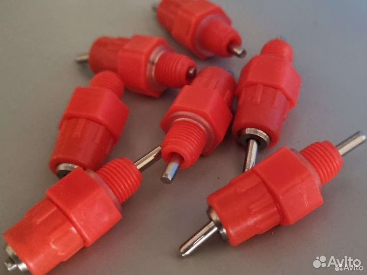 Ниппельные поилки для кур и цыплят нп-4