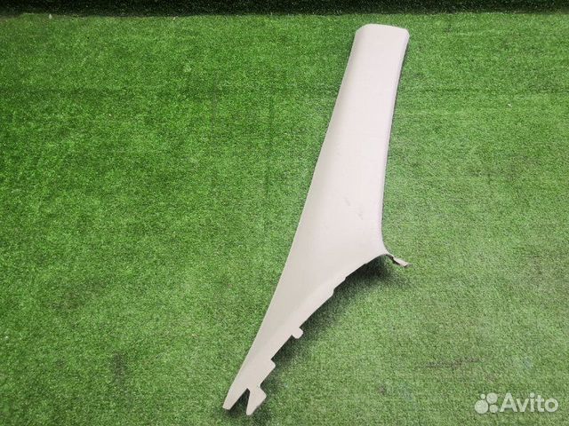 Накладка передней правой стойки передняя правая