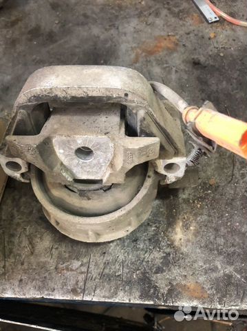 Опора двигателя Audi A8