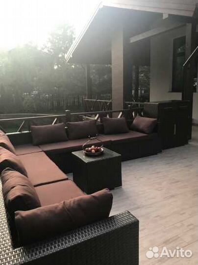 Угловой диван из ротанга