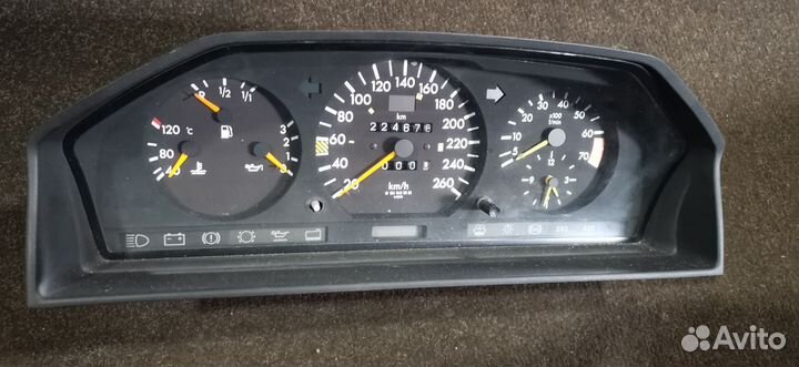 Приборная панель Mercedes Benz W124