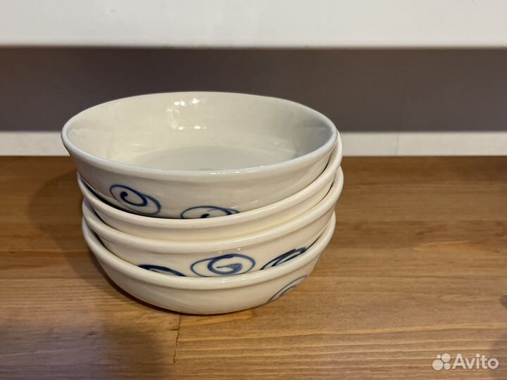 Набор маленьких керамических тарелочек