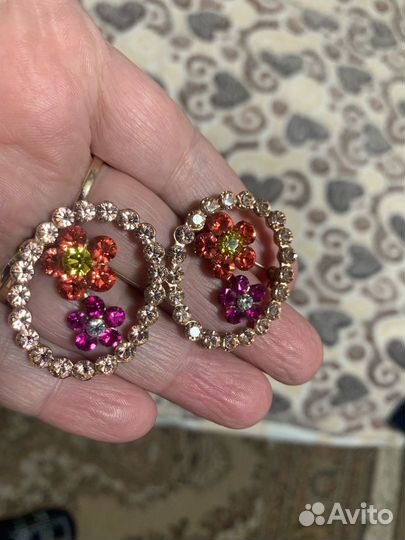 Брошь 2 одинаковые