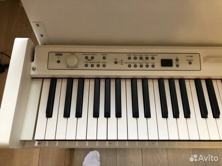 Цифровое пианино korg LP 380