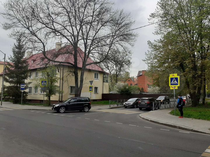 Комната 24 м² в 5-к., 2/2 эт.