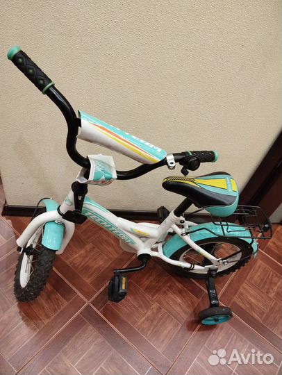 Детский велосипед четырехколесный 12 дюймов