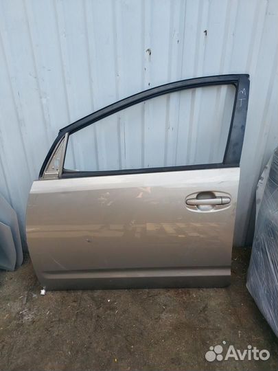 Дверь передняя левая Toyota Prius 2 NHW20 2003