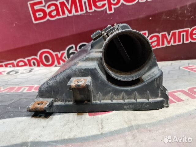 Корпус воздушного фильтра передний правый Toyota L