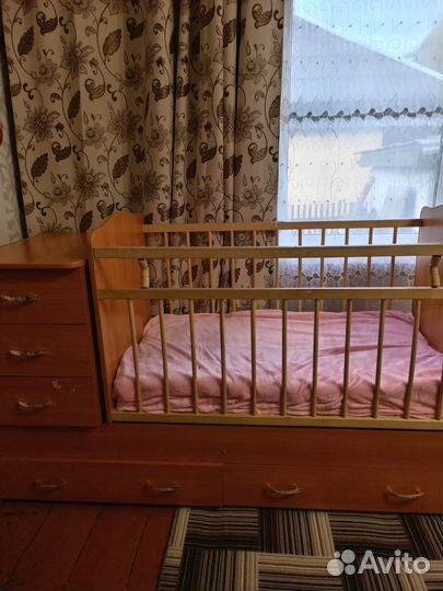 Детская кроватка