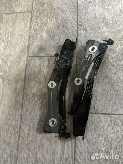 Петли багажника Ford Mustang