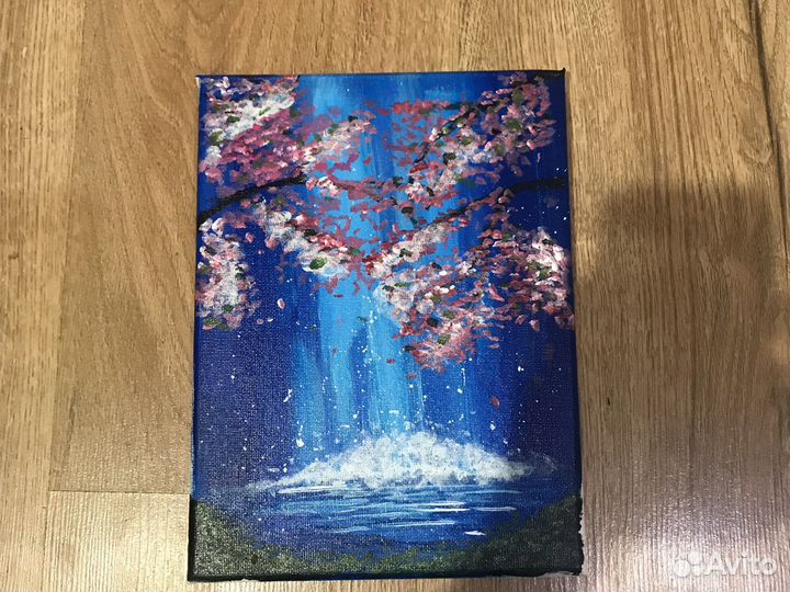 Картина водопад с цветами на деревьях