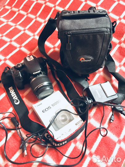 Зеркальный фотоаппарат Canon EOS 1000D