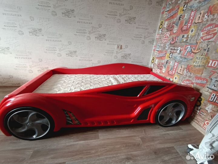 Объемная кровать машина