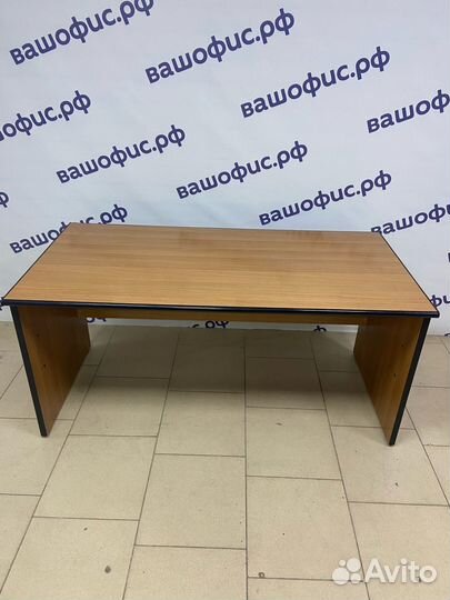 Стол офисный