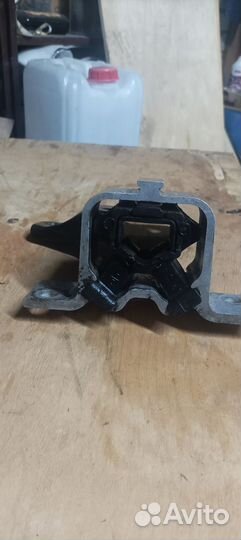 Опора двигателя renault logan 1