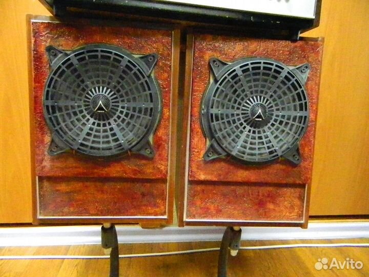 Колонки 10 Мас-1 на стойках