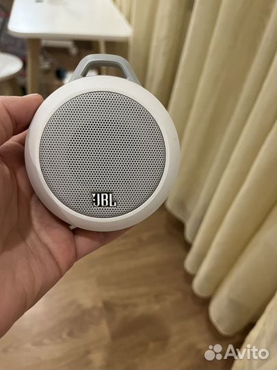 Портативная колонка jbl