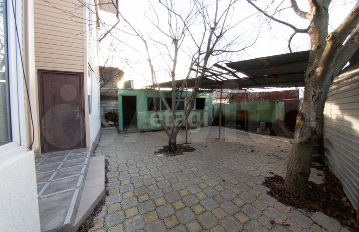 Дом 277 м² на участке 3,2 сот.