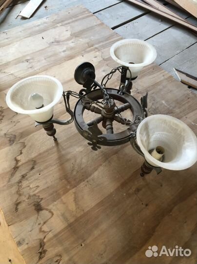 Люстра кованная с деревом